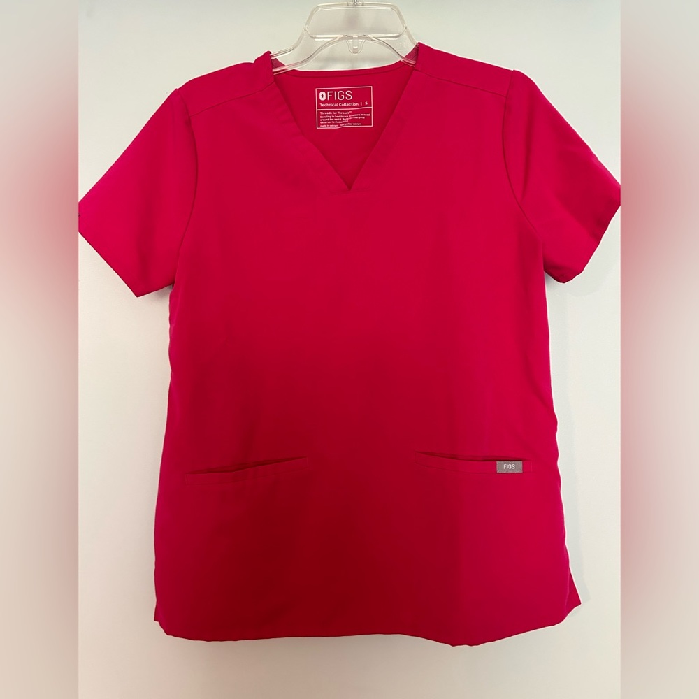 FIGS Women’s Casma 3 pocket top Ultra Rose Small